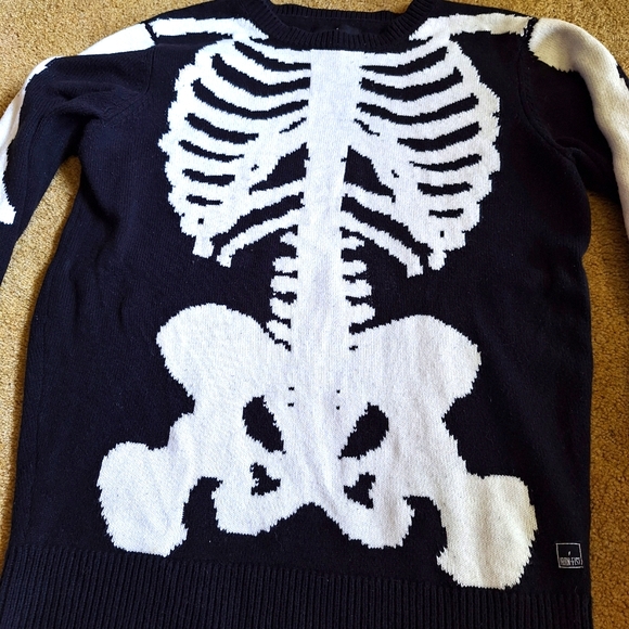 Iron Fist Skeleton Sweater - Picture 1 of 5